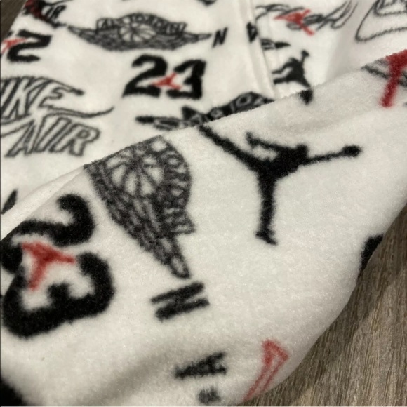 Brand New Air Jordan Fleece baby footed coverall 6 month Jordan Logo - Picture 2 of 5